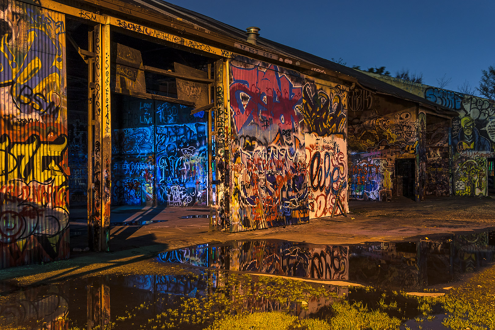 warehouse_graffiti